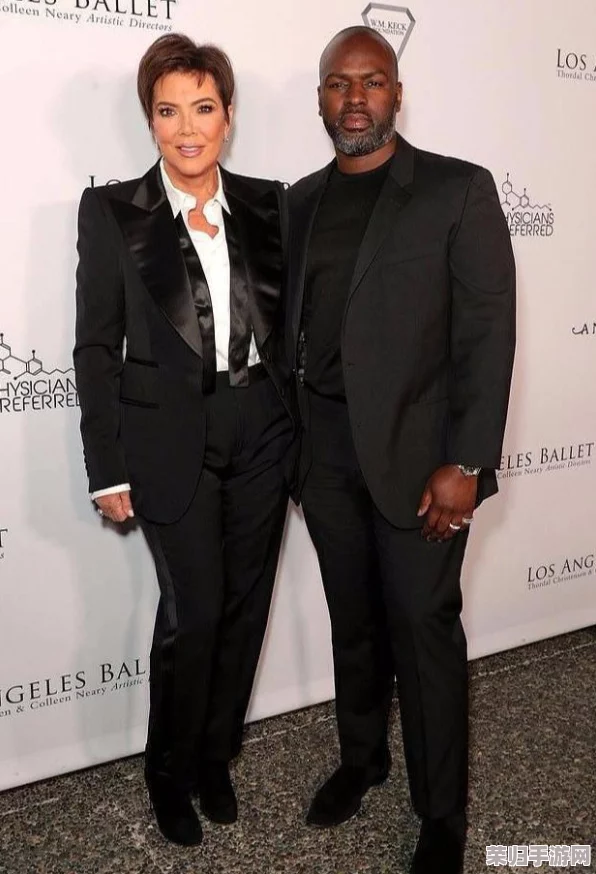 湖南披风少年爱老妈,感动无数网友的温情故事与亲情传递引发热议 湖南披风少年爱老妈,感动无数网友的温情故事与亲情传递引发热议