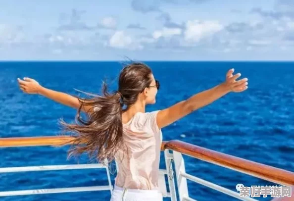 色多多色多多：畅享夏日清凉，尽情释放你的个性与魅力！