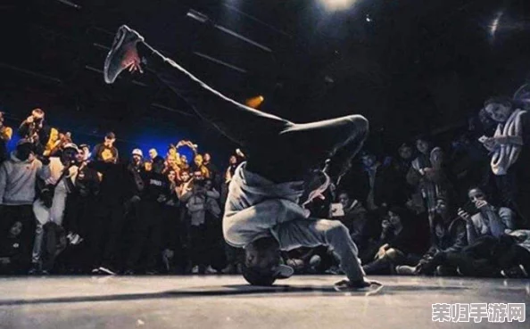 日本教师和hiphop老师的区别：文化传承与街头艺术教育的碰撞与融合分析