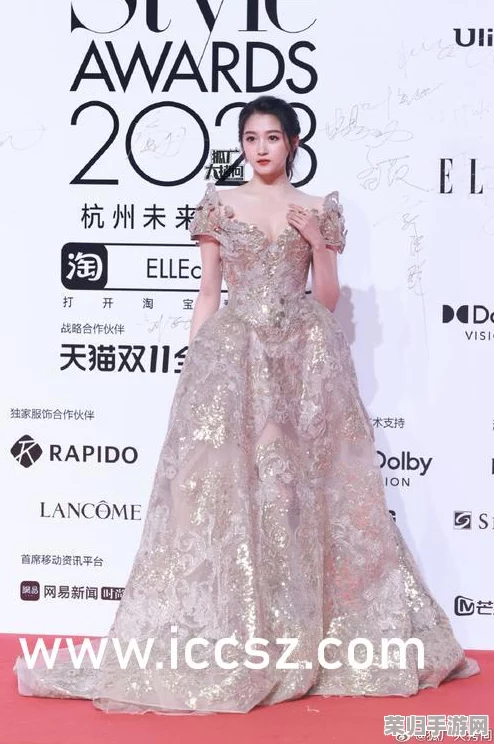 白丝校花 扒开美腿甜美作文：性感诱惑、清纯可爱、校园风情