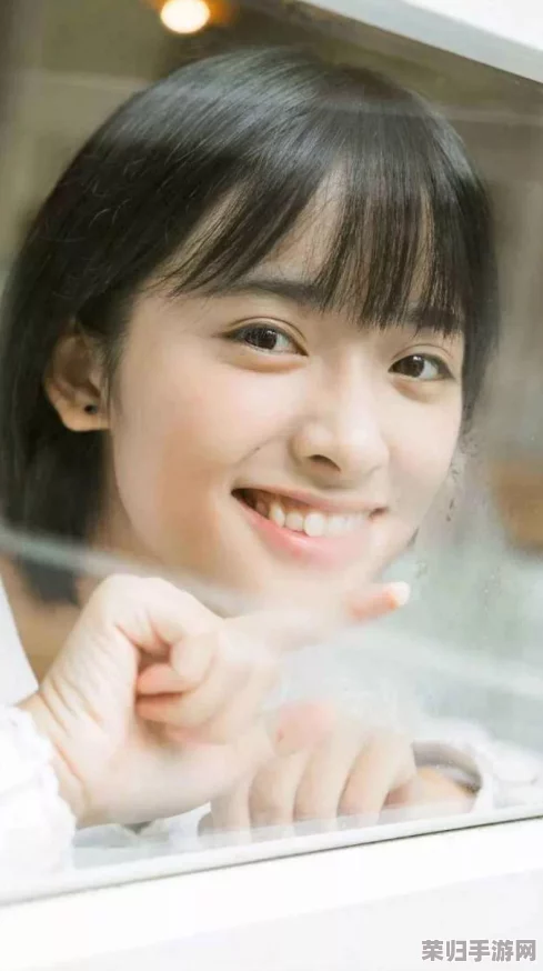 高中妺妺让我c了她的第一次，细腻真实地描写了青涩初恋的甜美与心酸