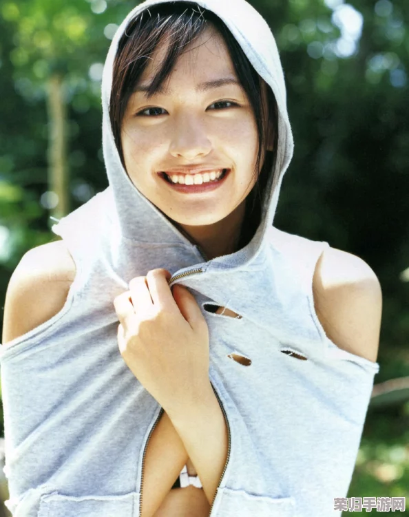 高中妺妺让我c了她的第一次，细腻真实地描写了青涩初恋的甜美与心酸