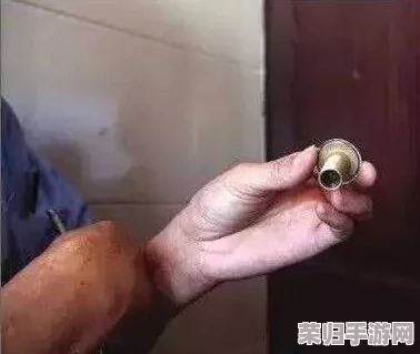把手脚绑上拿刷子刷尿道孔的行为令人震惊,实在是对身体极大的不尊重与伤害 把手脚绑上拿刷子刷尿道孔的行为令人震惊,实在是对身体极大的不尊重与伤害