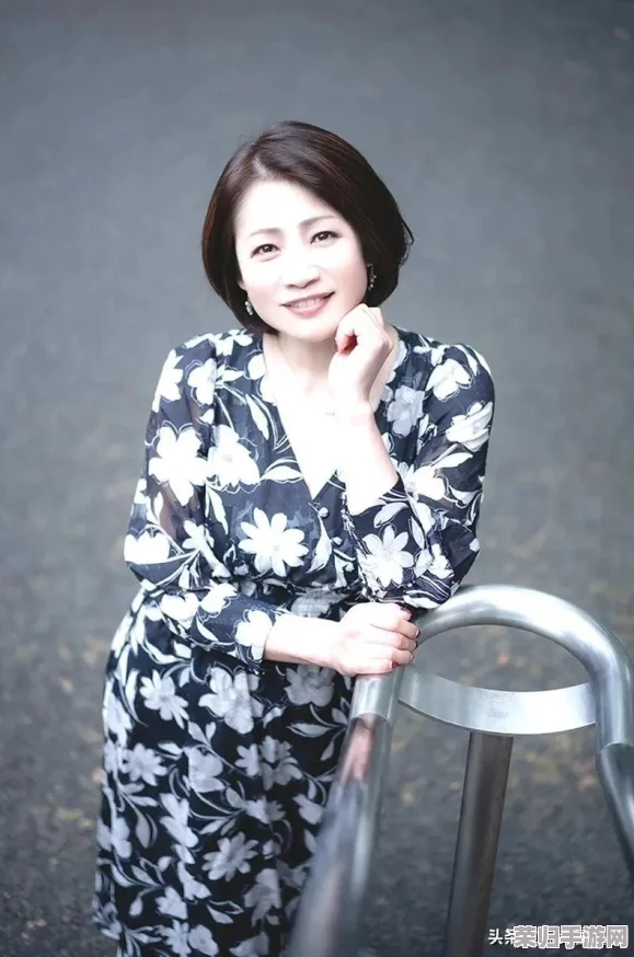 日本五十路熟女:成熟魅力与生活智慧的完美结合,展现独特风采与深厚内涵 日本五十路熟女:成熟魅力与生活智慧的完美结合,展现独特风采与深厚内涵
