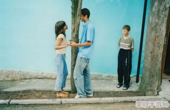 偷拍色五月:当代青年生活中的隐秘瞬间与真实情感的交织分析 偷拍色五月:当代青年生活中的隐秘瞬间与真实情感的交织分析