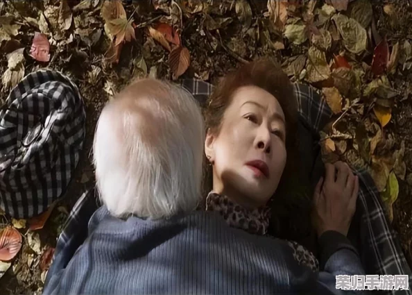 乡下老妇供我泄欲,网友热议:这背后隐藏着怎样的人性与情感纠葛? 乡下老妇供我泄欲,网友热议:这背后隐藏着怎样的人性与情感纠葛?
