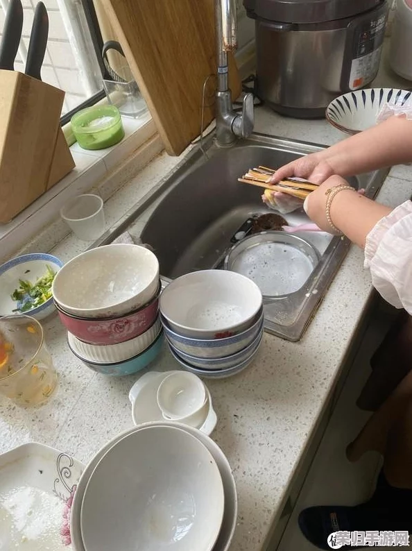 厨房一次又一次的索要刷碗总图片,教你轻松搞定家务与美食分享技巧 厨房一次又一次的索要刷碗总图片,教你轻松搞定家务与美食分享技巧
