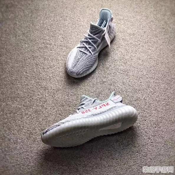 yeezy蜜桃满天星:时尚潮流新宠,舒适耐穿的梦幻之选 yeezy蜜桃满天星:时尚潮流新宠,舒适耐穿的梦幻之选