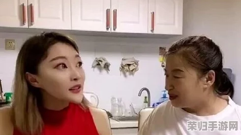 吕红刚刚进门见父母，家庭温馨和睦，彼此关系融洽亲密