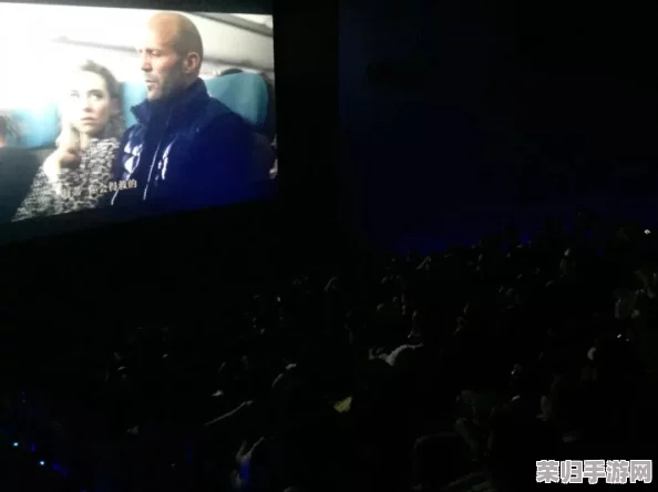 eA片黄色:畅享最新热门影片,感受激情与刺激的完美结合 eA片黄色:畅享最新热门影片,感受激情与刺激的完美结合