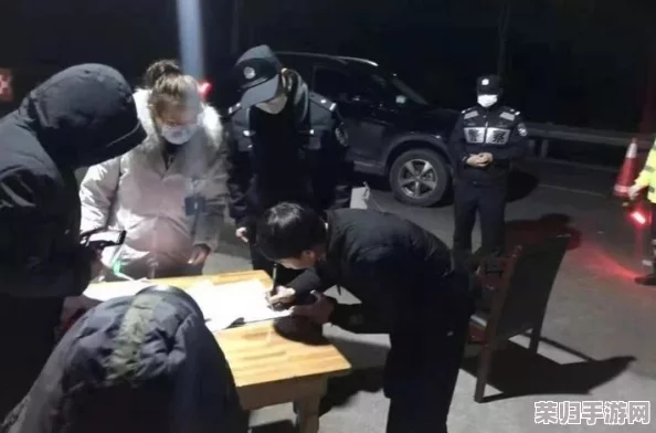 91 吃瓜:张三因涉嫌诈骗被警方抓获,网友纷纷围观热议 91 吃瓜:张三因涉嫌诈骗被警方抓获,网友纷纷围观热议