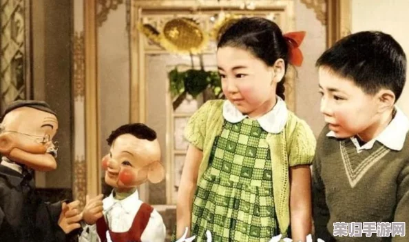 闺女互吃小头头,网友评论:这部电影剧情新颖,笑点频出,让人看得乐趣无穷! 闺女互吃小头头,网友评论:这部电影剧情新颖,笑点频出,让人看得乐趣无穷!