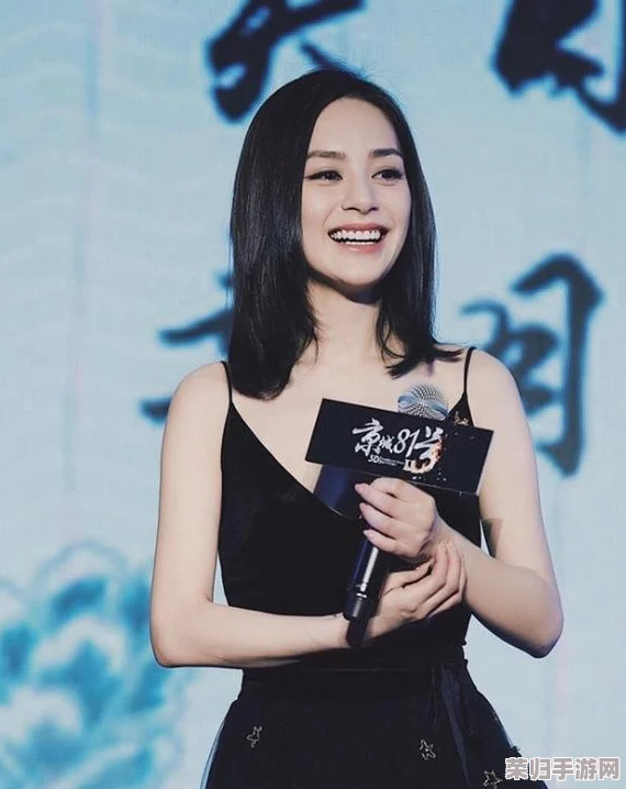 阿娇打开双腿被亲Ps 成图，展现出独特的艺术风格与视觉冲击力，引发热议与讨论