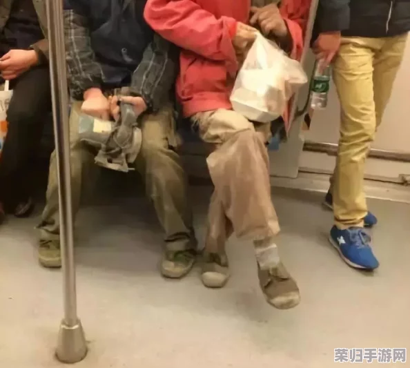 老太脱裤让老头玩ⅹXXXX,网友:这是一种怎样的“乐趣”?真是让人目瞪口呆! 老太脱裤让老头玩ⅹXXXX,网友:这是一种怎样的“乐趣”?真是让人目瞪口呆!