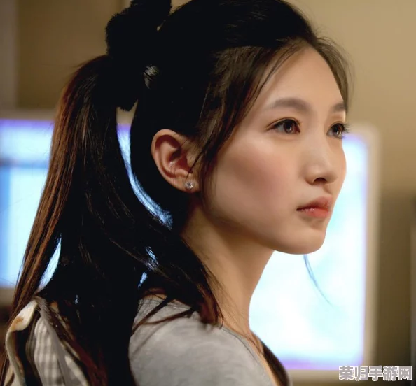 “自拍偷拍 探花视频 吃瓜 17c”引领新潮流，网友热议背后的趣闻与惊喜解析