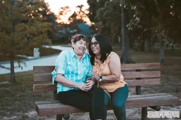 “老人性开放BBwBBwBBw，网友热议：打破传统观念的勇气与自由，让我们重新审视老年人的情感生活”