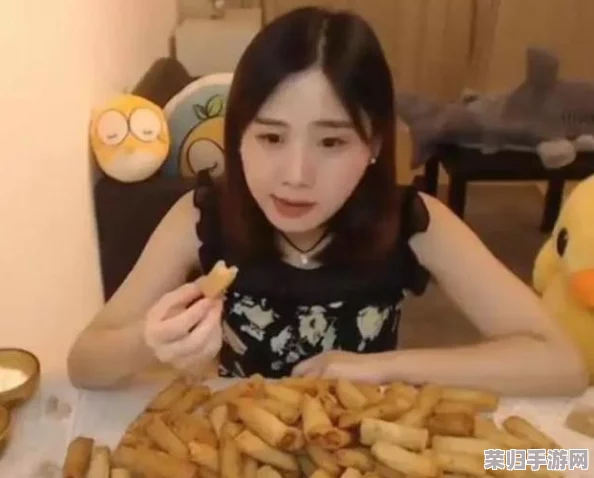 老板娘身上的馒头咱也吃的吗?这标题真有意思,难道是说她的魅力像馒头一样让人垂涎欲滴吗? 老板娘身上的馒头咱也吃的吗?这标题真有意思,难道是说她的魅力像馒头一样让人垂涎欲滴吗?